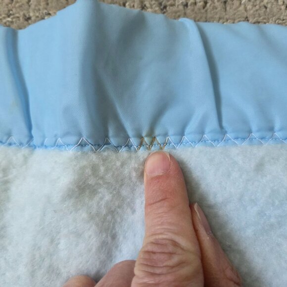 Vintage Cannon Mills Baby Blanket Yellow Bunnies Satin Trim Pastel  37" x 45" - Picture 10 of 10